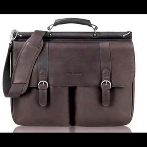 >>New w/tags: SOLO New York  leather briefcase